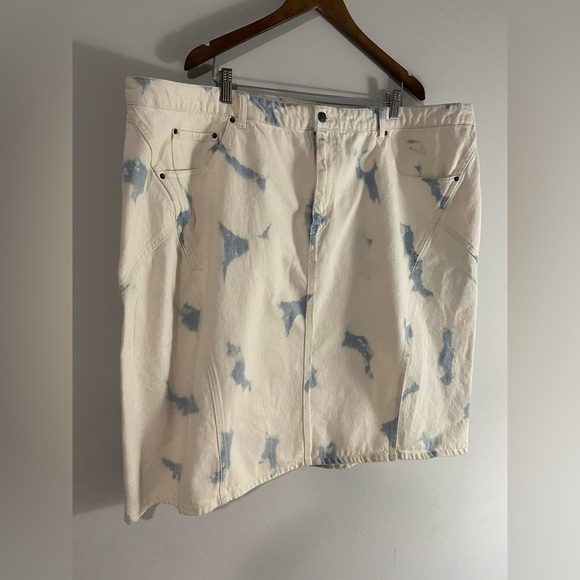 Future Collective - Light Wash High Rise Midi Denim Skirt - Picture 6 of 12